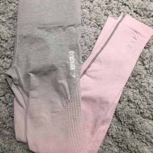 Seamless ombré grey to pink leggings